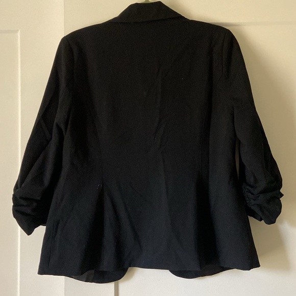 Valerie Steven’s blazer - Picture 5 of 5